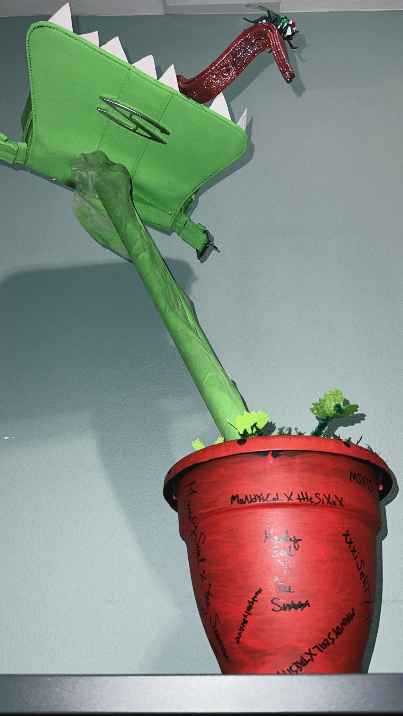 LIMITED XXX 008 - VENUS FLY TRAP ART BAG