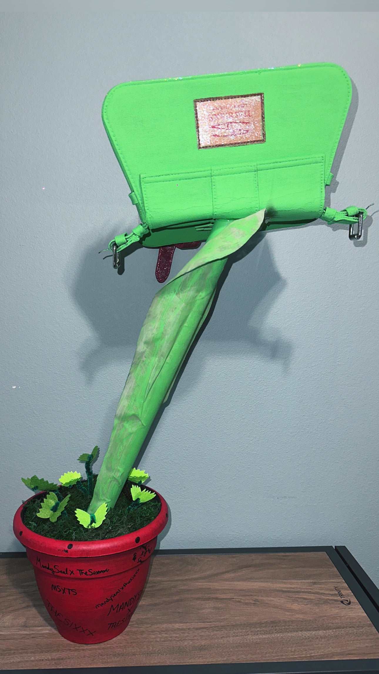 LIMITED XXX 008 - VENUS FLY TRAP ART BAG