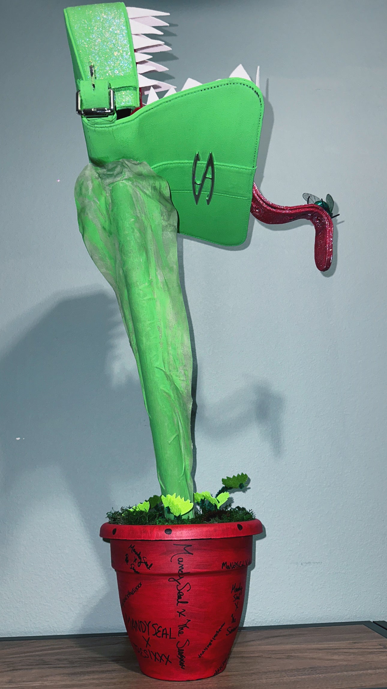 LIMITED XXX 008 - VENUS FLY TRAP ART BAG